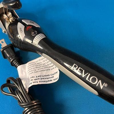 REVLON TEFLON COATED ADJUSTABLE TEMP SHORT BARREL CURLING IRON