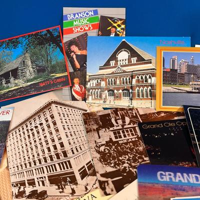 RANDOM ASSORTMENT OF VINTAGE POSTCARDS SEVERAL OF OZARKS & BRANSON, MO