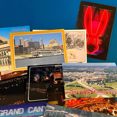 RANDOM ASSORTMENT OF VINTAGE POSTCARDS SEVERAL OF OZARKS & BRANSON, MO