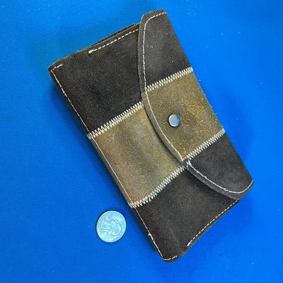 VINTAGE TWO-TONE SUEDE WALLET WITH CONTRASTING TOP STITCHING