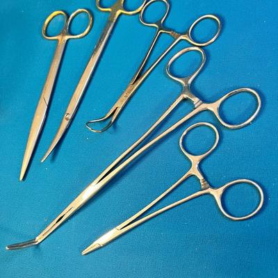 5 ASSORTED MEDICAL SCISSORS AND CLAMPS- â€œDIAMOND EDGESâ€ SCISSORS 