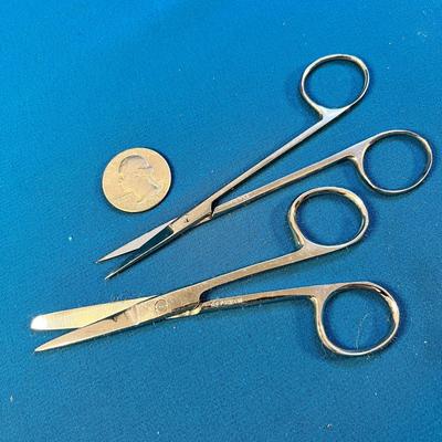 2 PRECISION STAINLESS MEDICAL SCISSORS 1 MADE IN PAKISTAN