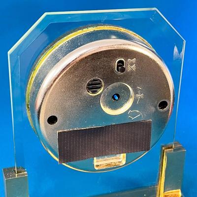 ELEGANT HOWARD MILLER BRASS AND GLASS SHELF CLOCK