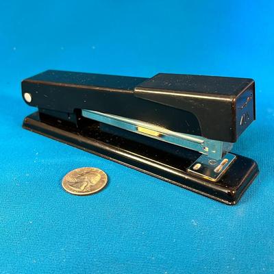BLACK SWINGLINE 405 OFFICE PAPER STAPLER