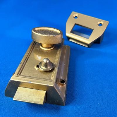 HEFTY METAL DOOR DEADBOLT WITH LOCKING FEATURE AND HAND RELEASE