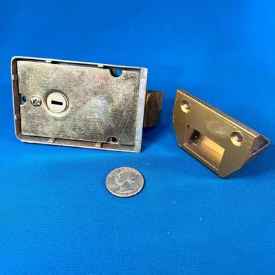 HEFTY METAL DOOR DEADBOLT WITH LOCKING FEATURE AND HAND RELEASE