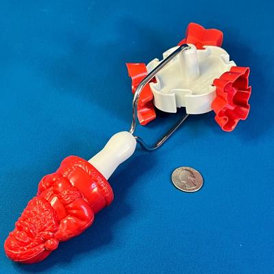 ROLLING CHRISTMAS COOKIE CUTTER TOOL SANTA HANDLE