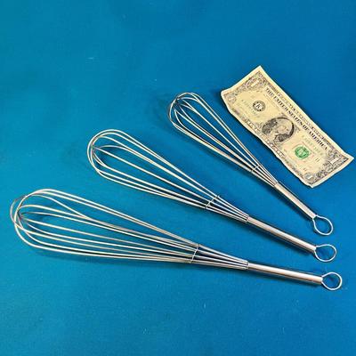 SET OF 3 GRADUATING SIZE KITCHEN WHISKS WITH SOLID HANDLES