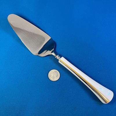 ELEGANT NORITAKE PIE SERVER WITH GOLD PAINTED ACCENT CERAMIC HANDLE