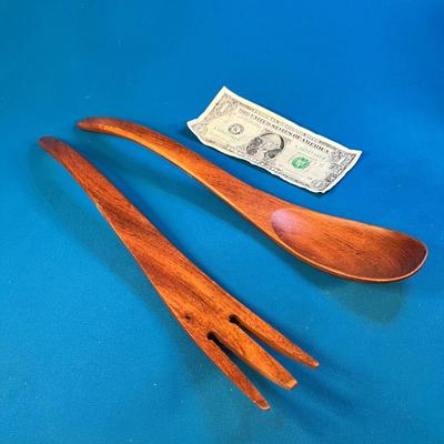 GRACEFUL MODERN TEAK? WOOD SALAD SERVING SET FORK AND SPOON