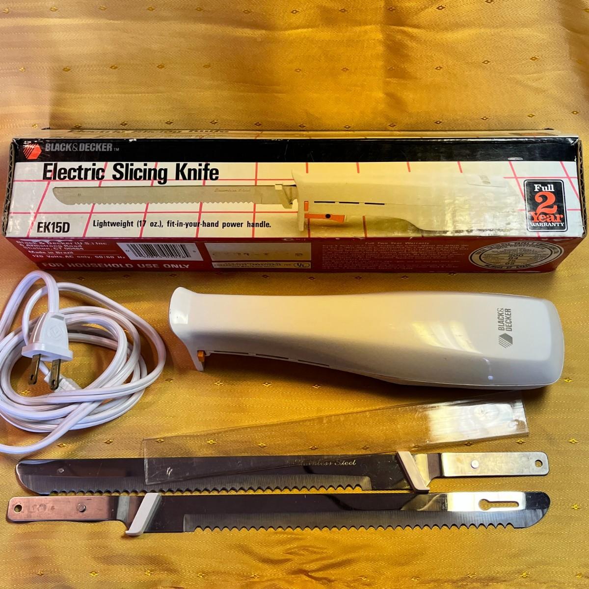 LIKE NEW BLACK & DECKER ELECTRIC SLICING KNIFE 9” STAINLESS SERRATED BLADES