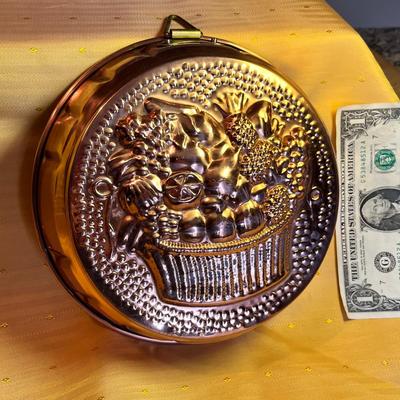 VINTAGE COPPER â€œFRUIT BASKETâ€ MOTIF JELLO MOLD WITH HOOK FOR HANGING