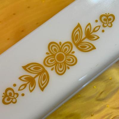 VINTAGE PYREX MILK GLASS HARVEST GOLD BUTTERFLY FLOWER PATTERN BREAD PAN