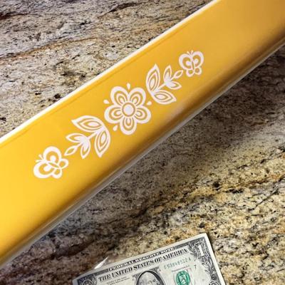 VINTAGE PYREX HARVEST GOLD BUTTERFLY FLOWER PATTERN 13â€ X 9â€ CAKE PAN