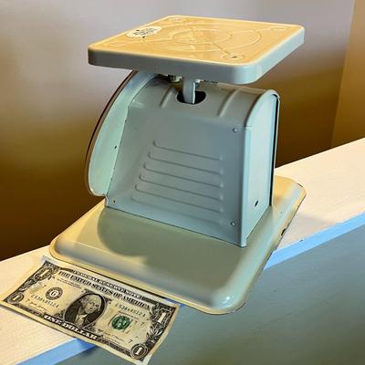 SEARS METAL, PLASTIC INFANT SCALE WEIGHS UP TO 25 POUNDS