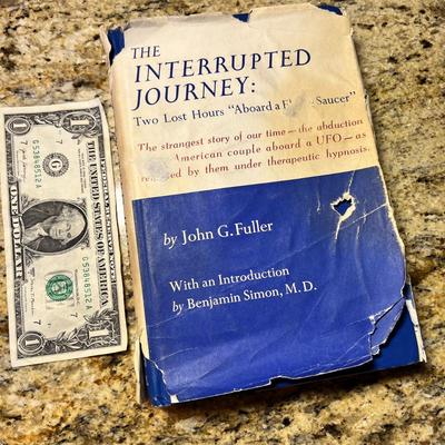 â€œTHE INTERRUPTED JOURNEY: TWO LOST HOURS â€œABOARD A FLYING SAUCERâ€ BOOK ALIEN ABDUCTION STORY