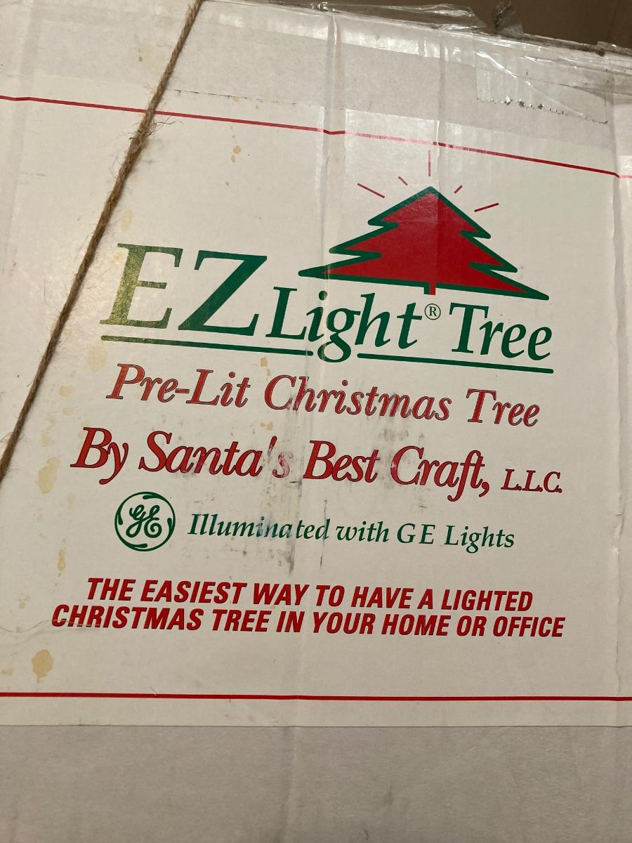 LOT 364C 7 Foot Christmas Tree