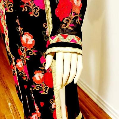 Vtg 70s  Embroidered Hostess Asian Influence  dress