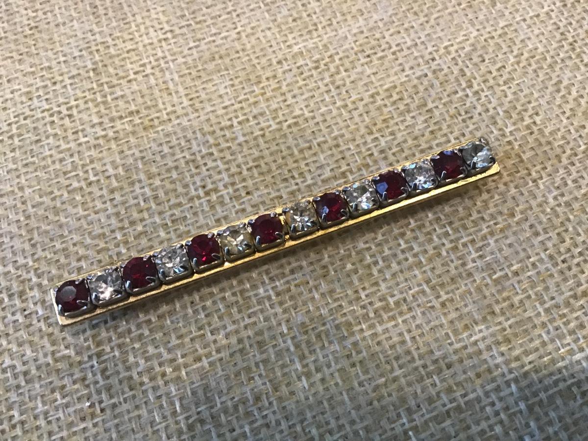 Beautiful Mid Bar Pin Brooch
