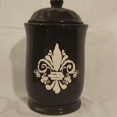Tara Reed  9.5 in. Black & White Fleur Di Lis (3 Piece Set)