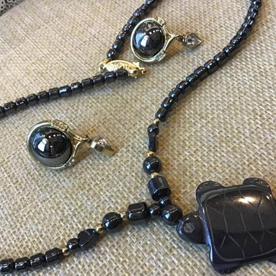 Gray Hematite Stone  Turtle Pendant Necklace with Hematite Earrings