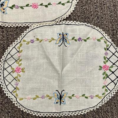 Lot of 3 Matching Vintage Embroidered Dollieâ€™s