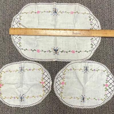 Lot of 3 Matching Vintage Embroidered Dollieâ€™s