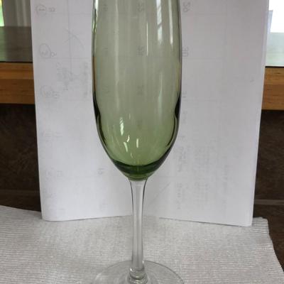 Set of (8) beautiful pale green champagne flutes glasses