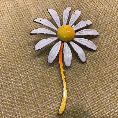 Vintage Daisy pin