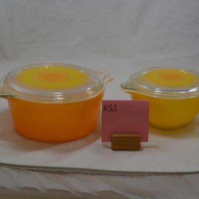 Set of 2 Vintage Sunflower Pyrex w/ Lids