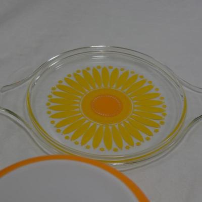 Set of 2 Vintage Sunflower Pyrex w/ Lids