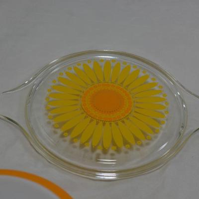Set of 2 Vintage Sunflower Pyrex w/ Lids