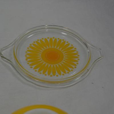 Set of 2 Vintage Sunflower Pyrex w/ Lids