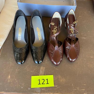 2 pairs of vintage heels