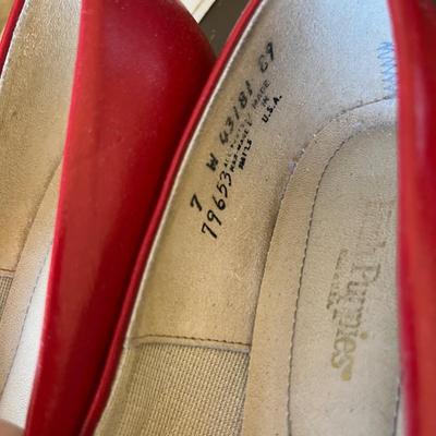 Lot of 4 pairs of shoes.