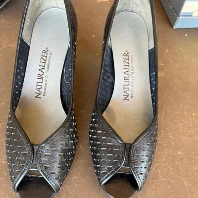 2 pairs of shoes