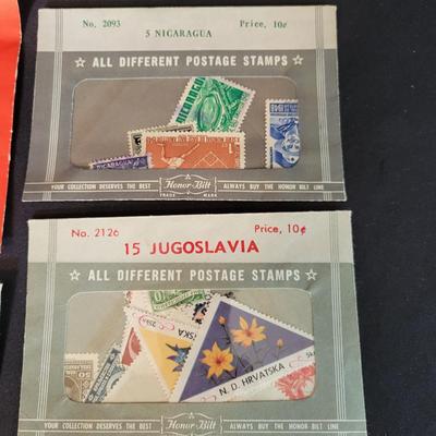 Circulated and Uncirulated Stamps of the World (SR-DW)