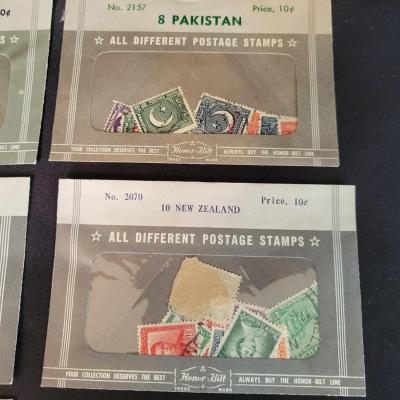 Circulated and Uncirulated Stamps of the World (SR-DW)