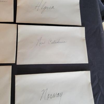 Circulated and Uncirulated Stamps of the World (SR-DW)