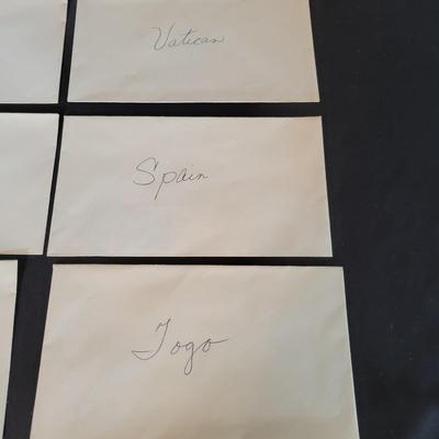 Circulated and Uncirulated Stamps of the World (SR-DW)