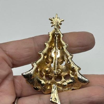 Vintage Gold Tone Jeweled Rhinestone Christmas Holiday Tree Pin Brooch