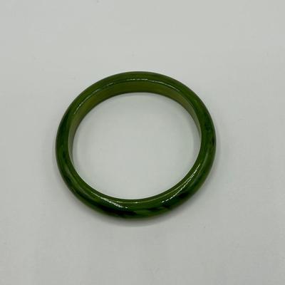 Vintage Retro Green Swirl Plastic Bakelite Bangle Bracelet
