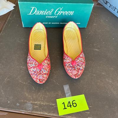 Daniel Green Oriental style shoes