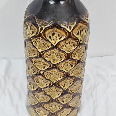 Prisma Pattern Vase w/Forsythia Flower Arrangment