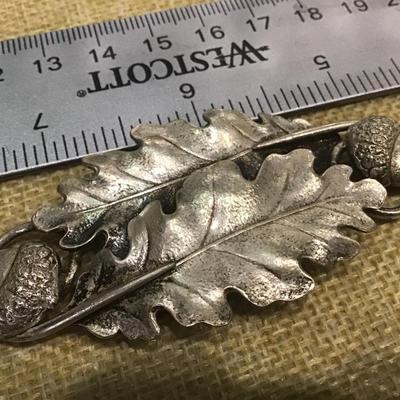 Vintage  Oak Leaf  & Acorn Brooch Pin