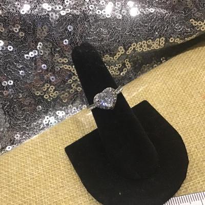 Crystal Heart Fashion Ring. New