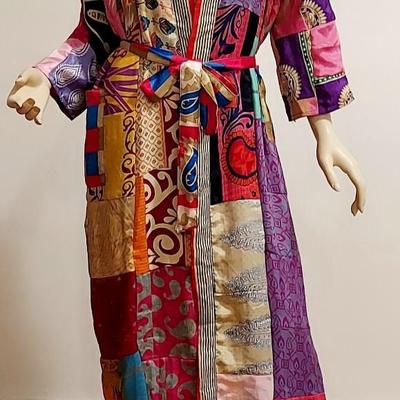 Vtg 1970s Silk Patchwork  Kimono with Sash