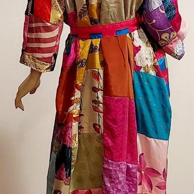 Vtg 1970s Silk Patchwork  Kimono with Sash
