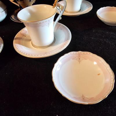 Kaiser W. Germany Demi-Tasse Cups & Saucers (DR-JS)