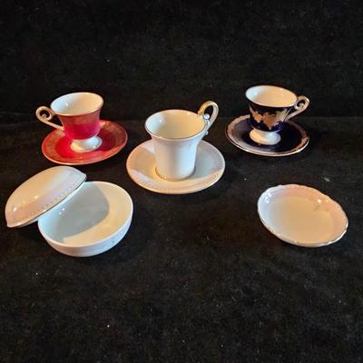 Kaiser W. Germany Demi-Tasse Cups & Saucers (DR-JS)